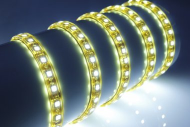 Фотография товара 'Flesi Герметичная гибкая лента IP67 (печатная плата залита силиконом, в резиновом кожухе) с клеевым скотчем 3М FLEX-SWP3180A-W IP67, 12V, 60 SMD5050, 11037'